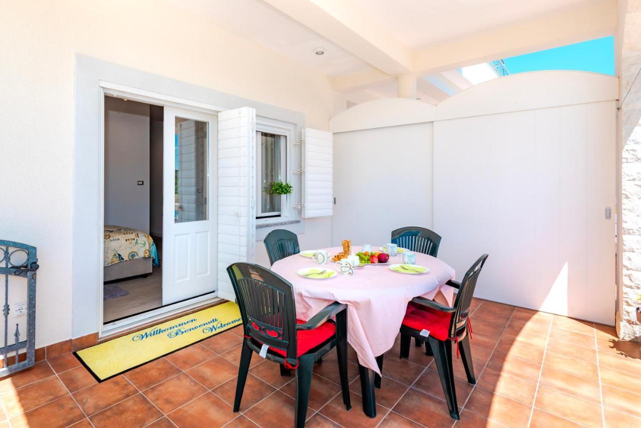 Apartment Bilice Beach Buitenkant foto
