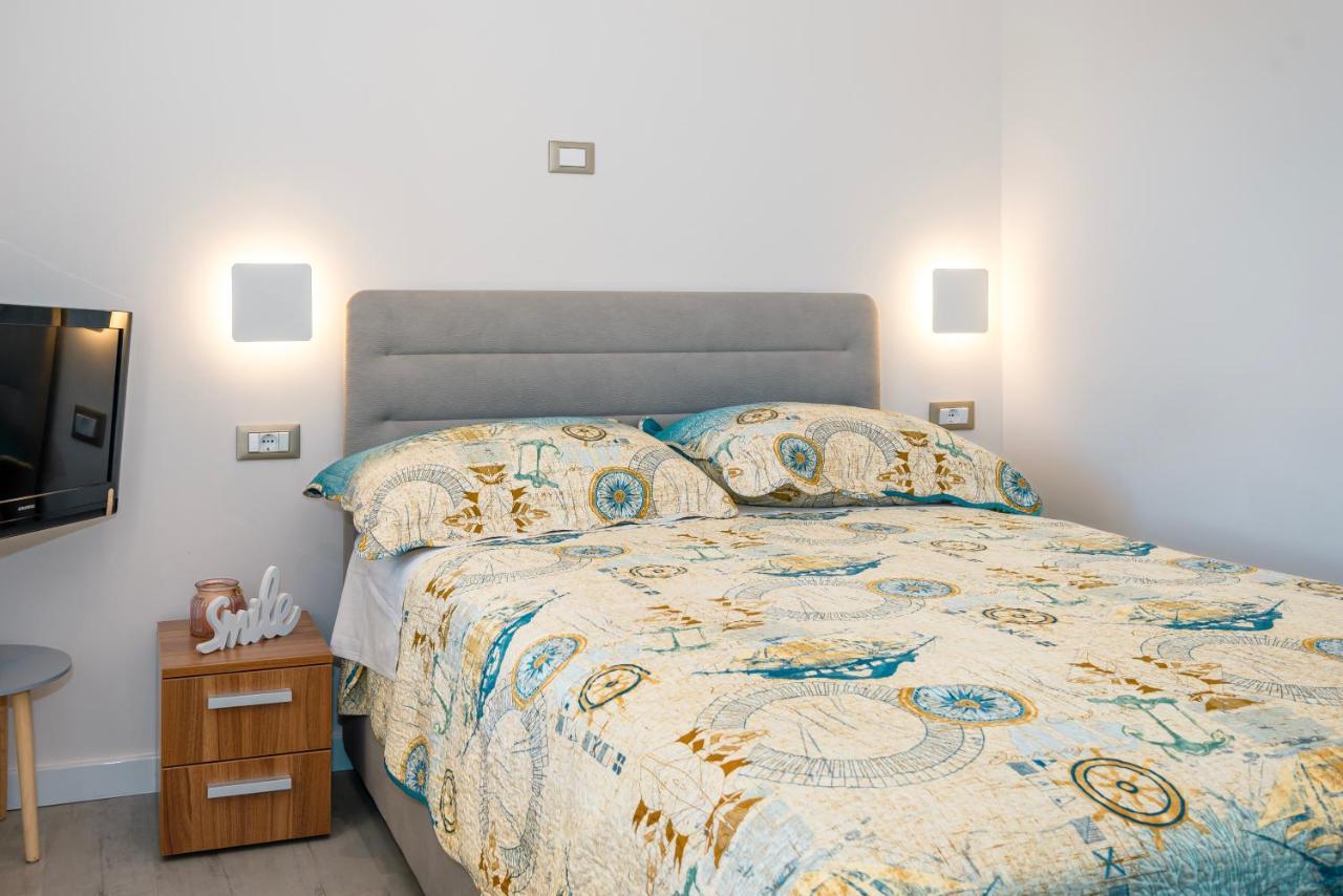 Apartment Bilice Beach Buitenkant foto