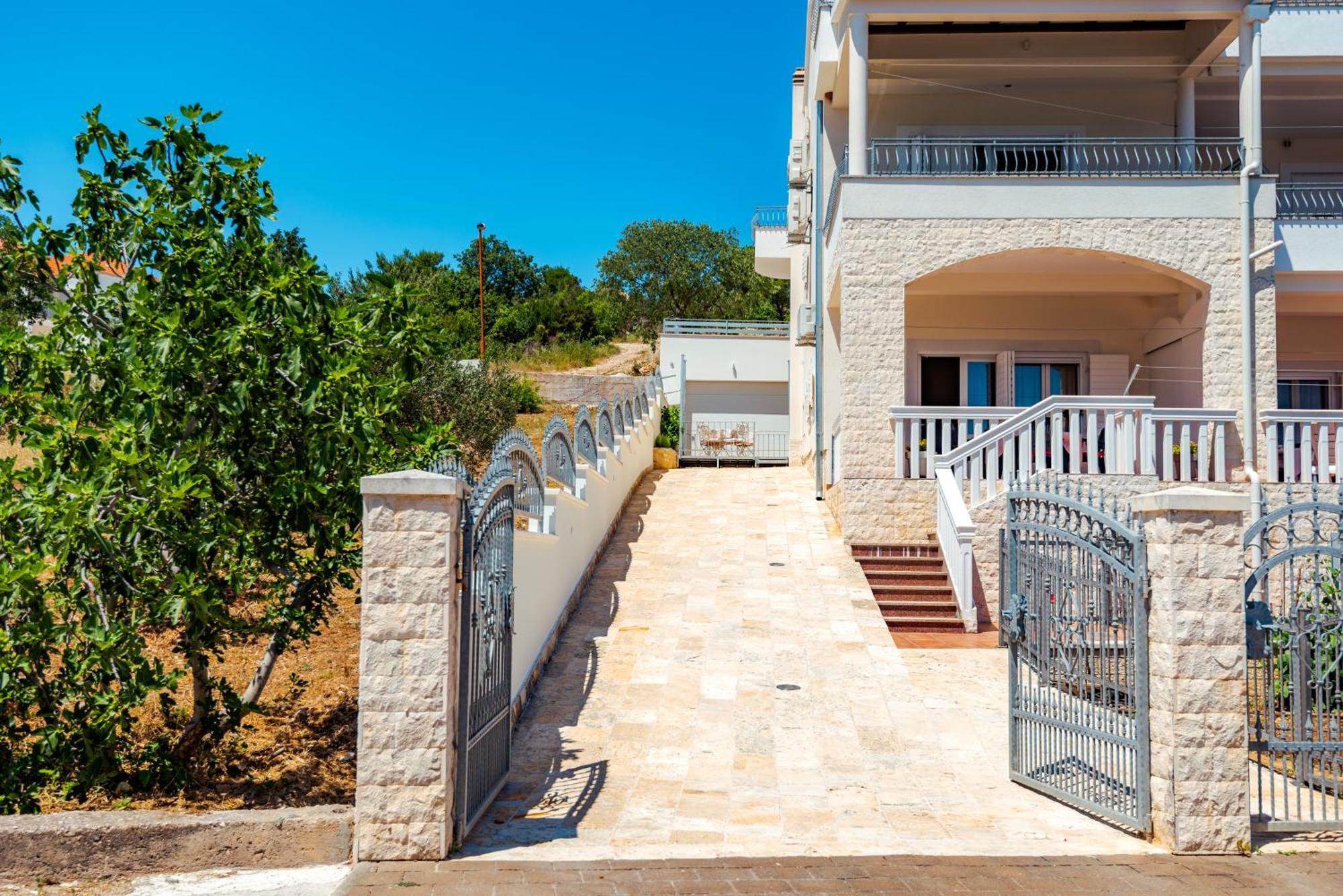 Apartment Bilice Beach Buitenkant foto